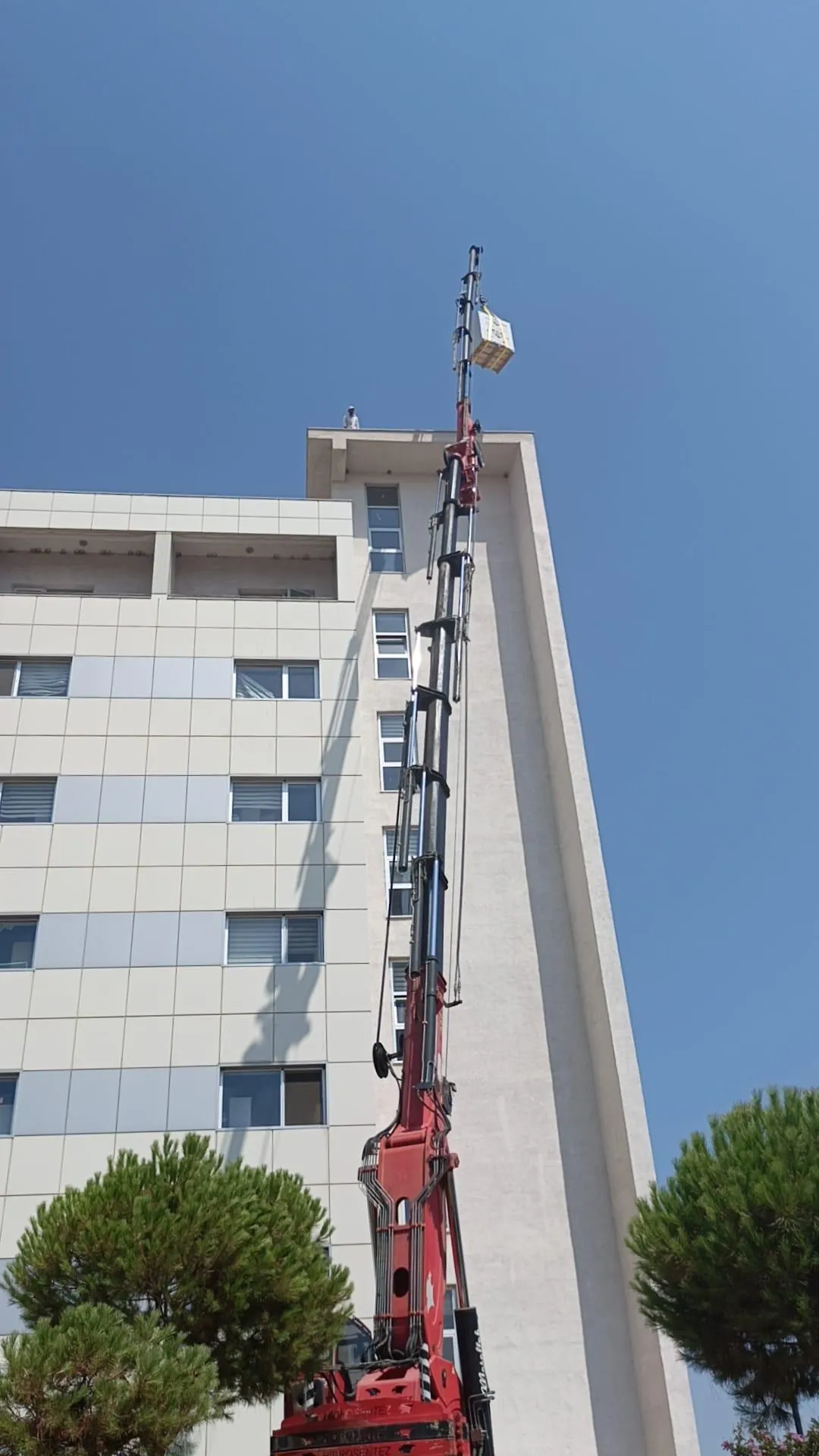 Yüksek Bina Çatı Malzemesi